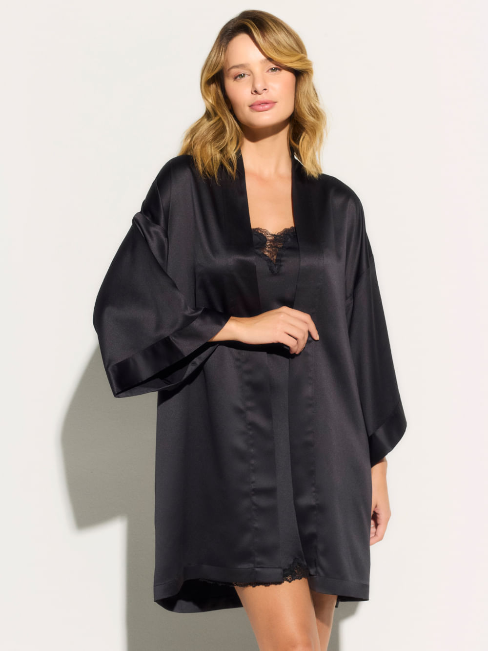 Kit Camisola e Robe Cetim Bella Luna Preto